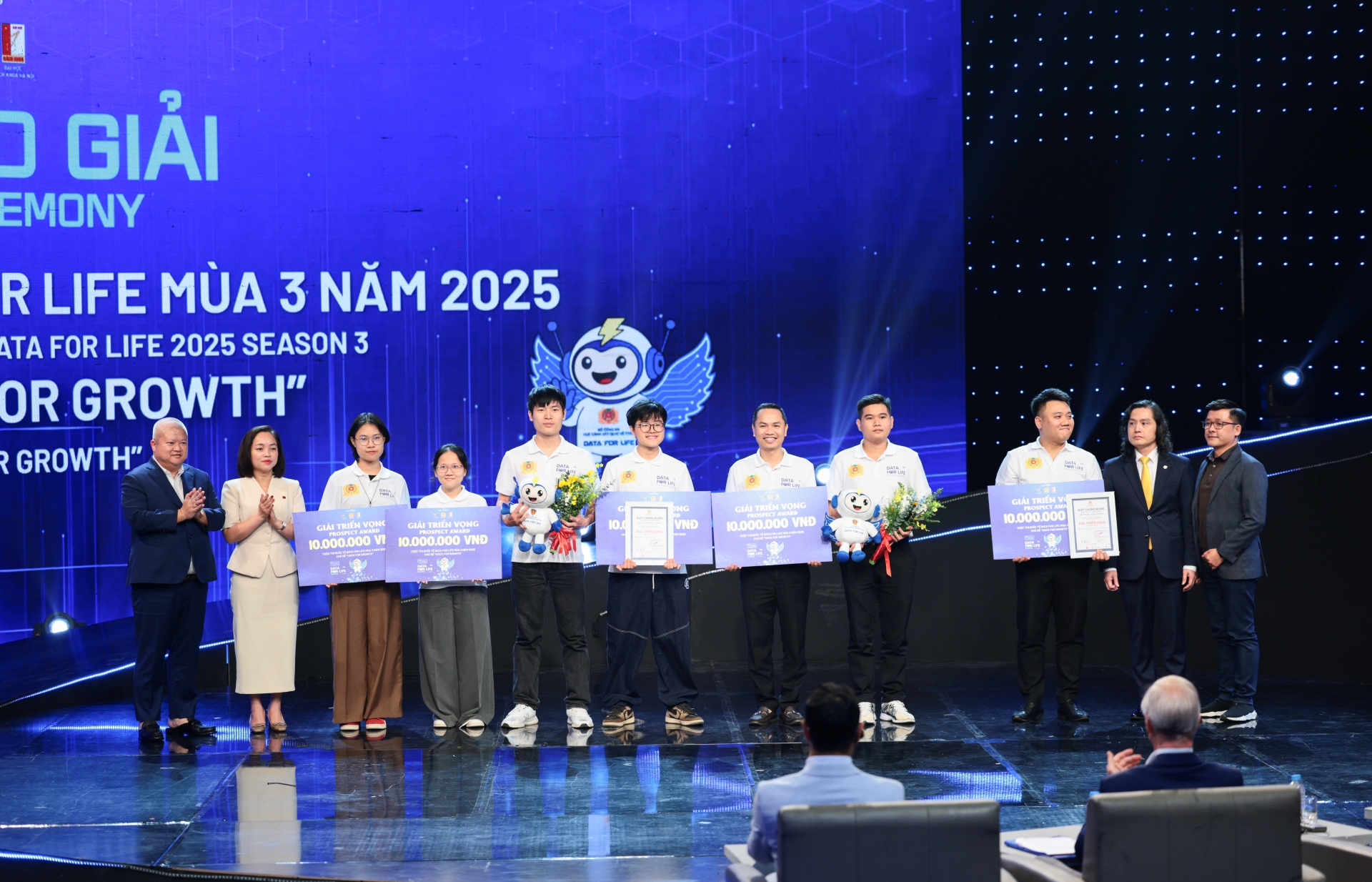LPBank đồng hành cùng cuộc thi “Data For Life - Hack For Growth” mùa 3 năm 2025 - góp phần nâng tầm sân chơi dữ liệu quốc gia