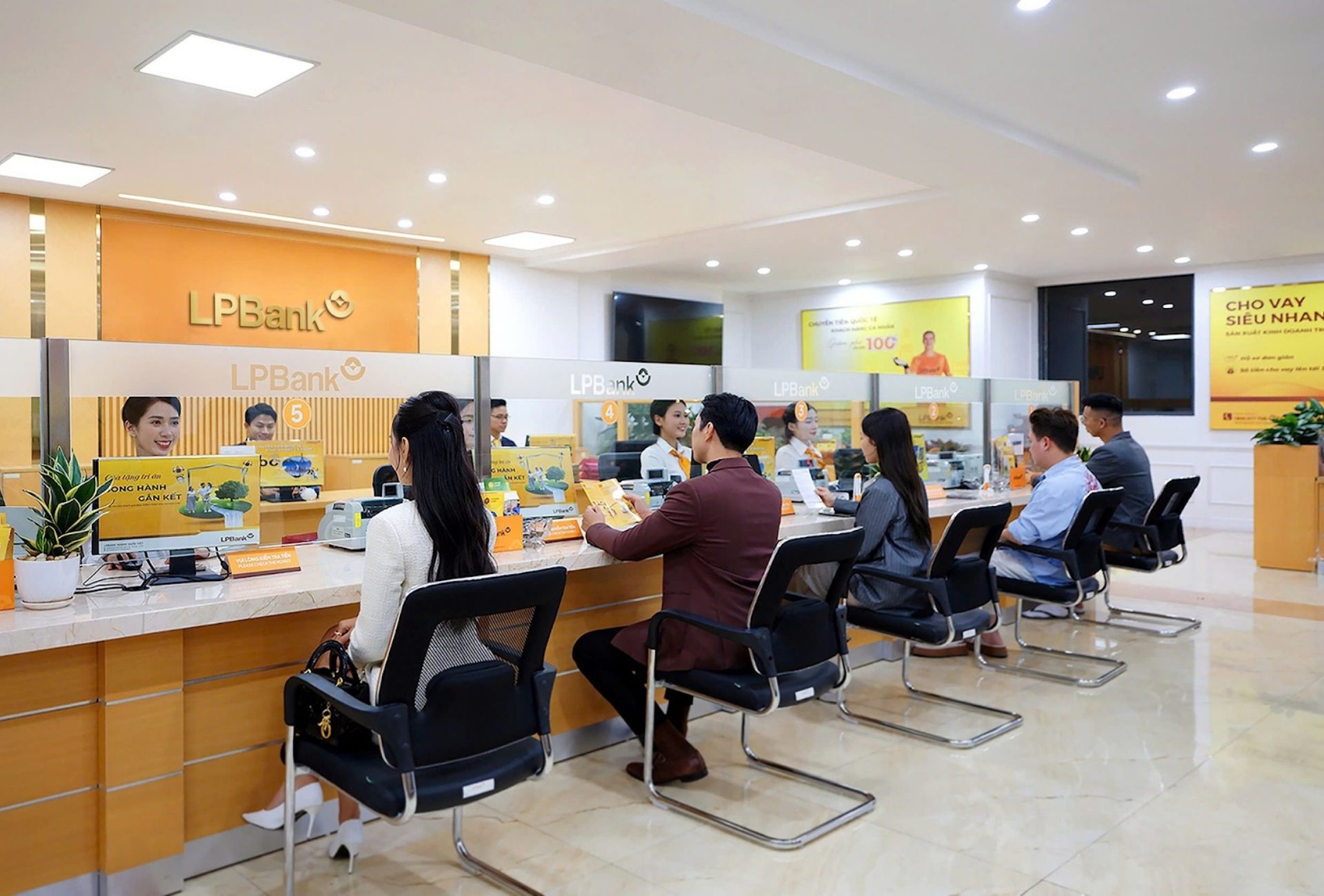 Sử dụng gói bảo lãnh tạm ứng tại LPBank không chỉ giúp doanh nghiệp đáp ứng yêu cầu hợp đồng mà còn tạo lợi thế cạnh tranh trong quá trình phát triển dự án