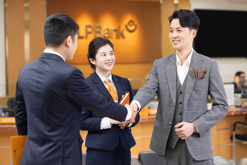 LPBank cung cấp giải pháp tín dụng linh hoạt, hạn mức cạnh tranh và thủ tục tinh gọn, đồng hành cùng doanh nghiệp phát triển bền vững.