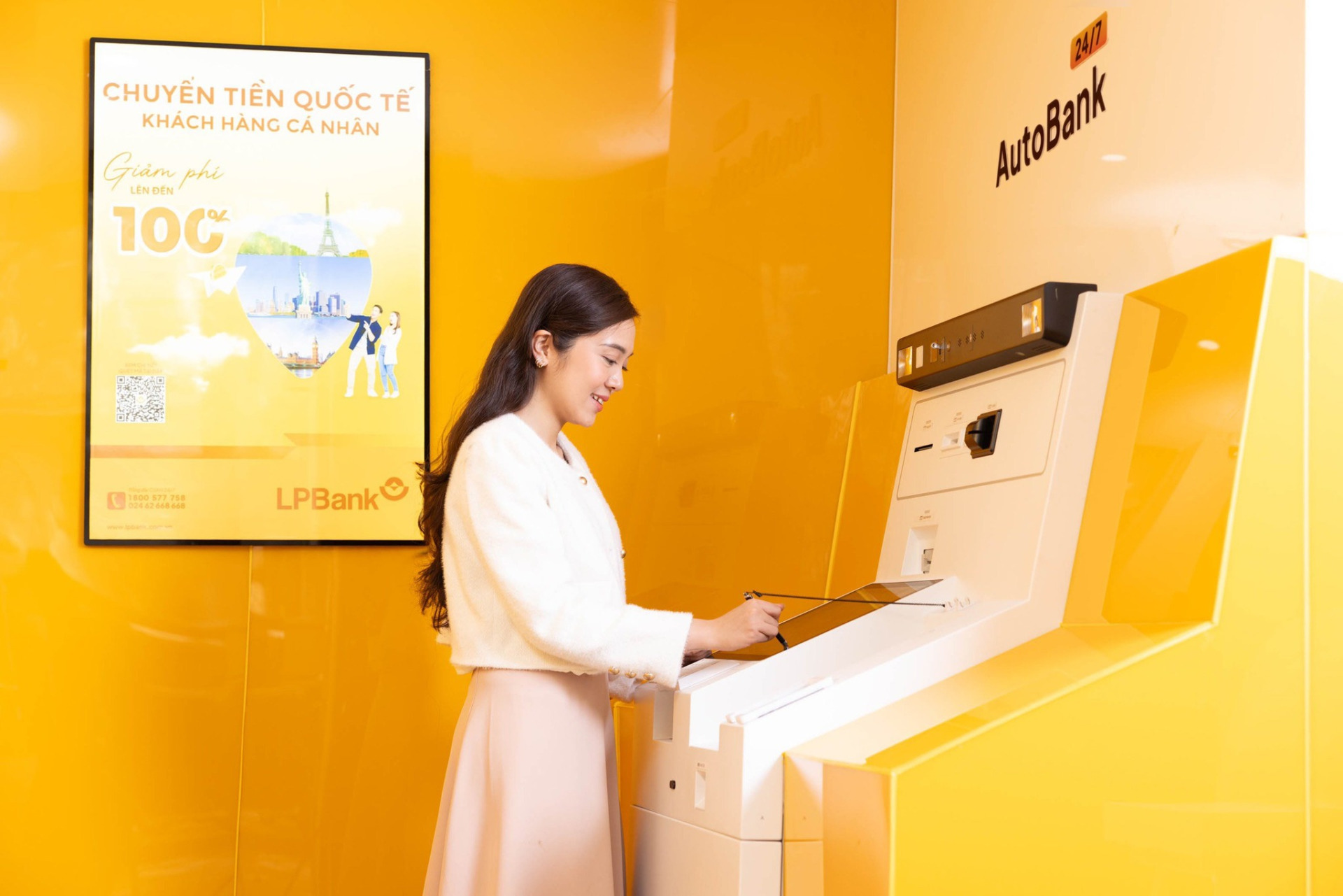 Khách hàng có thể in sao kê thẻ tín dụng nhanh chóng tại hệ thống ATM trên toàn quốc để thuận tiện theo dõi số dư, quản lý chi tiêu